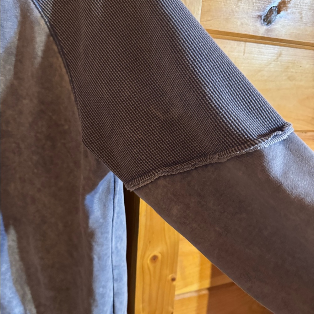 Source Unknown Washed Blue Sweatshirt - Picture 5 of 7